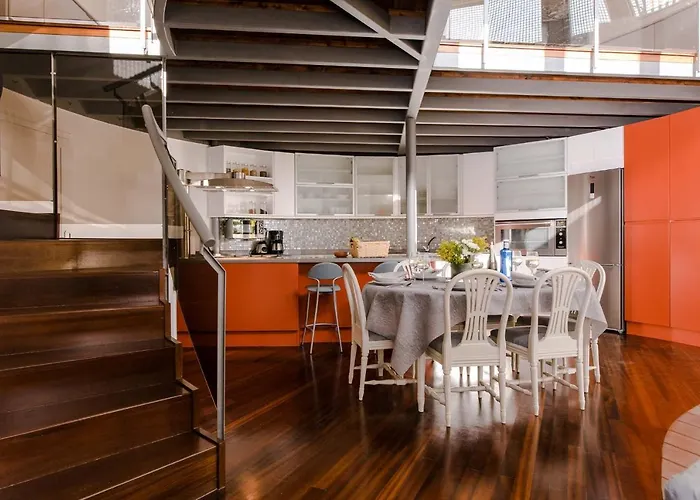 The Circular - Jacuzzi, Hiking & Vineyards *