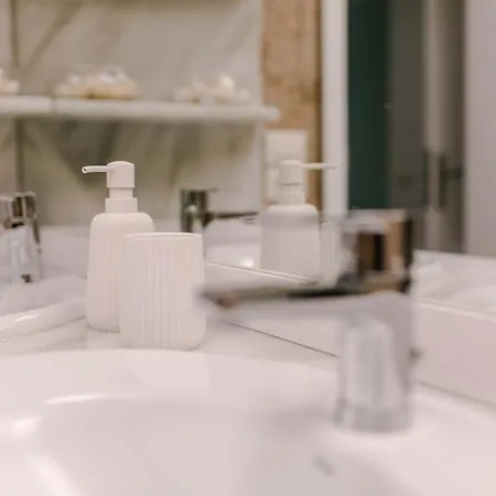 The Circular - Jacuzzi, Hiking & Vineyards 别墅