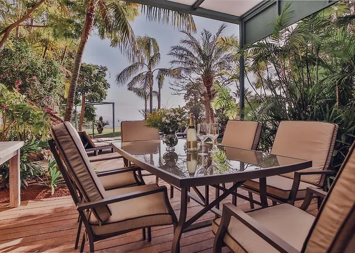 The Circular - Jacuzzi, Hiking & Vineyards