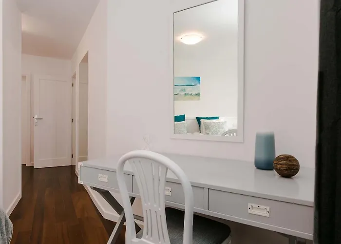 The Circular - Jacuzzi, Hiking & Vineyards