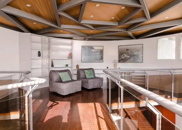 The Circular - Jacuzzi, Hiking & Vineyards Villa *