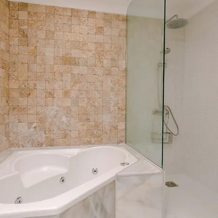 Villa The Circular - Jacuzzi, Hiking & Vineyards