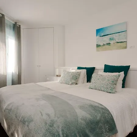 The Circular - Jacuzzi, Hiking & Vineyards *