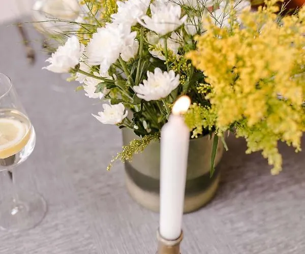 The Circular - Jacuzzi, Hiking & Vineyards *