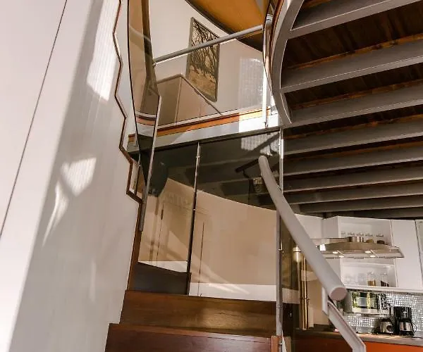 Willa The Circular - Jacuzzi, Hiking & Vineyards